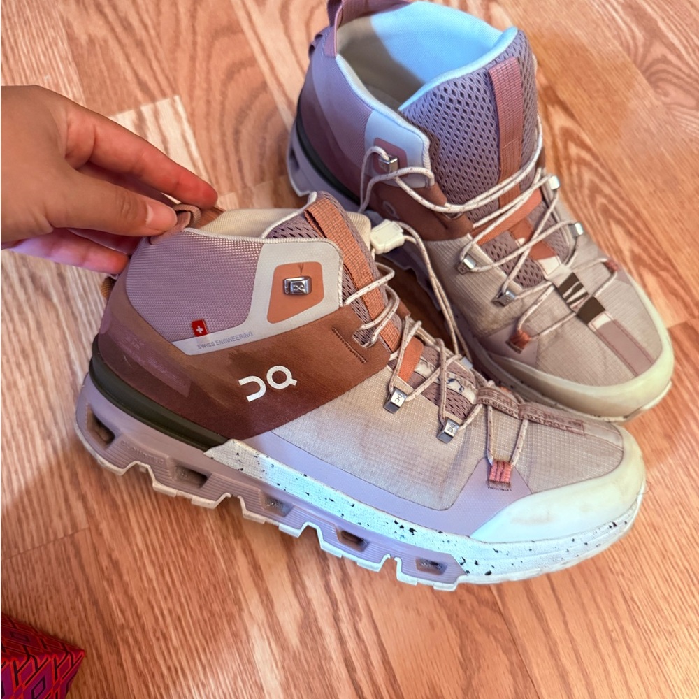 Onward Cloudtrax shoes. Women 9